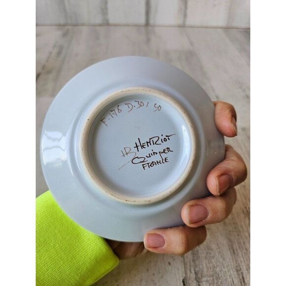 Henriot quimper France 176 mini‎ plate girl flowers blue red vintage decor - Picture 7 of 7